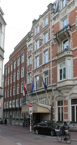 Afbeelding uit: november 2018. Nieuwe Doelenstraat 4 werd in 1910 toegevoegd aan het hotel, na een verbouwing door het bureau Gebroeders Van Gendt.