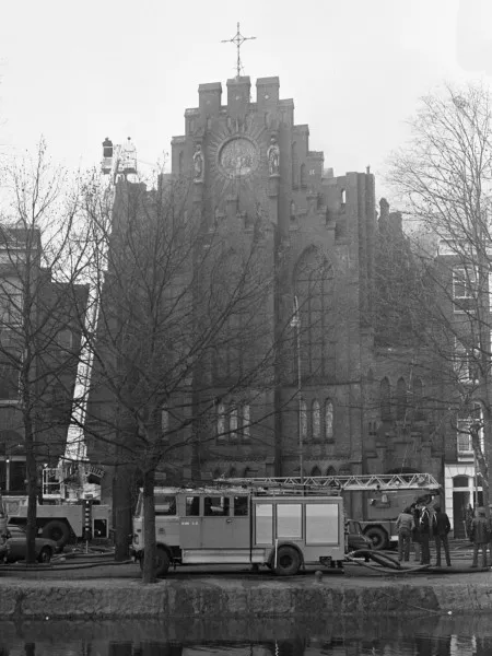 Afbeelding uit: februari 1977. De fatale brand.