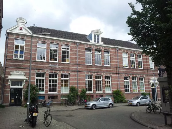 Afbeelding uit: juli 2011. School, Windroosplein (1889).