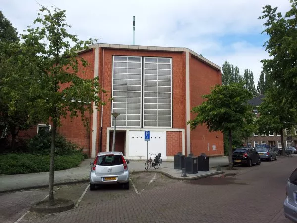 Afbeelding uit: juli 2011. Maranathakerk, Hunzestraat (1955).