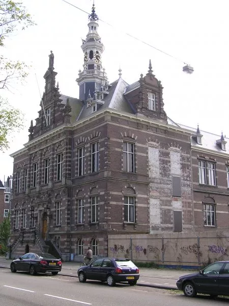 Afbeelding uit: juli 2011. Raadhuis Nieuwer-Amstel, Amsteldijk (1892).