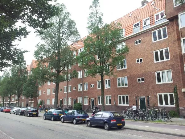 Afbeelding uit: augustus 2011. Tweede Van der Helststraat.