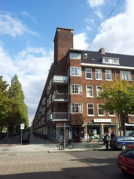 Afbeelding uit: september 2011. Hoek Maasstraat.