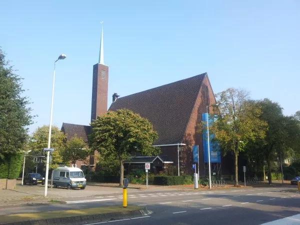 Afbeelding uit: oktober 2011. Nieuwe Kerk/Vrijburg, Diepenbrockstraat.