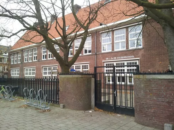 Afbeelding uit: december 2013. School, Columbusplein (1929).
