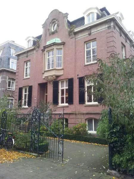 Afbeelding uit: december 2013. Villa Van Eeghenstraat (1908)