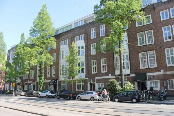 Afbeelding uit: mei 2014. De Lairessestraat.