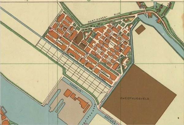 Afbeelding uit: 1940. Onderin is de NSM-werf te zien, en rechts het zweefvliegveld waar later ook woningbouw zou komen.
Uitsnede uit Kompas van Amsterdam, van Uitgeverij Kompas uit Den Haag.