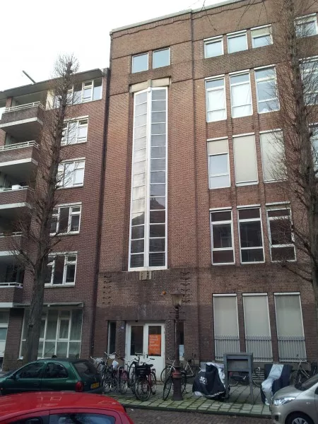 Afbeelding uit: december 2014. Ladderraam, in de stijl van de Amsterdamse School.