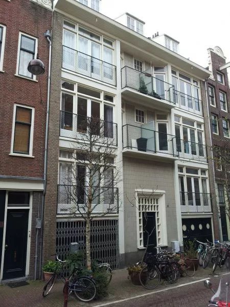 Afbeelding uit: maart 2015. Nieuwe Looiersstraat.