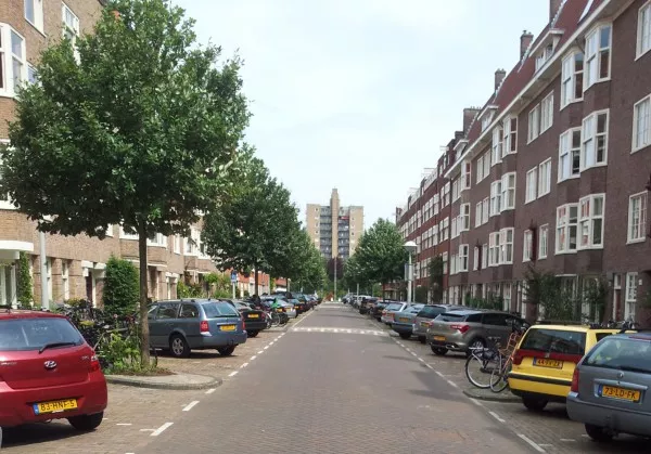 Afbeelding uit: augustus 2015. Vanuit de Biesboschstraat.
