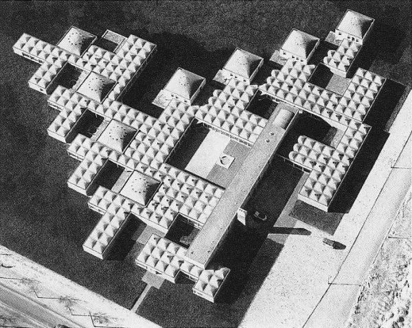 Afbeelding uit: februari 1960. Acht grote en 328 kleine koepels.