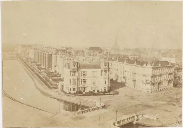 Afbeelding uit: vóór 1893. Links de in 1892-1893 gedempte Paulus Potterkade.
Bron afbeelding: SAA, bestand 010003001112.