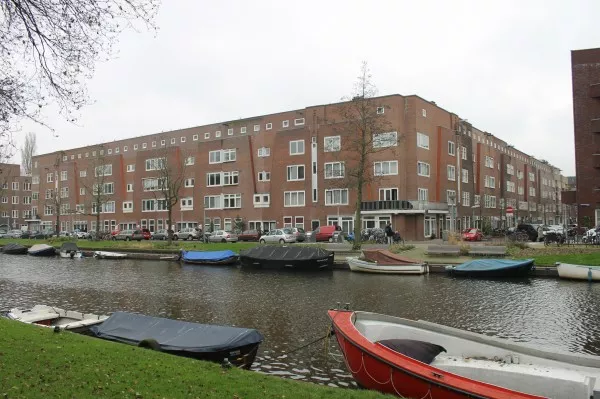 Afbeelding uit: december 2015. Rechts de Lodewijk Boisotstraat.