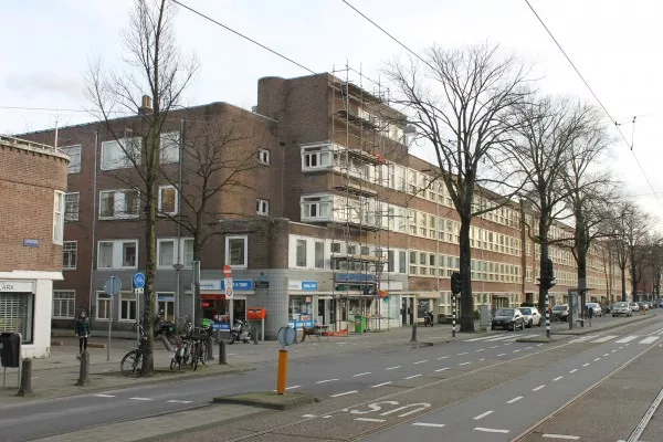 Afbeelding uit: december 2015. Links de Willem Schoutenstraat.