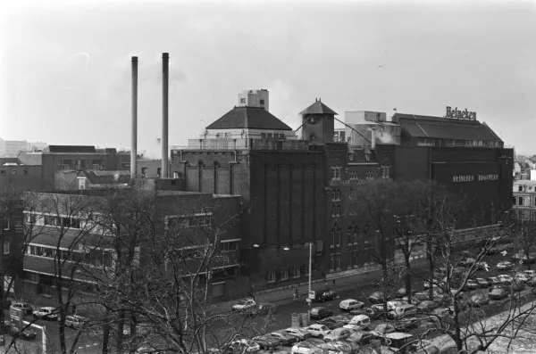 Afbeelding uit: februari 1986. Het complex tijdens de nadagen van de brouwerij.
