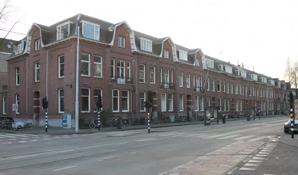 Afbeelding uit: december 2016. Links de Jacob Obrechtstraat.