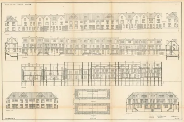 Afbeelding uit: 1911. Voor- en achtergevels van de lange zijden, doorsnede, en voor- en achtergevels van de korte zijden. De hoekpanden zijn nog niet als winkelhuizen getekend.