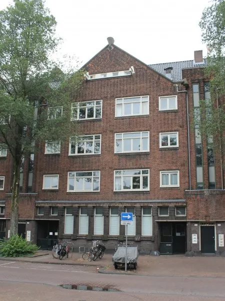 Afbeelding uit: juni 2017. Nieuwe Uilenburgerstraat (1927).
