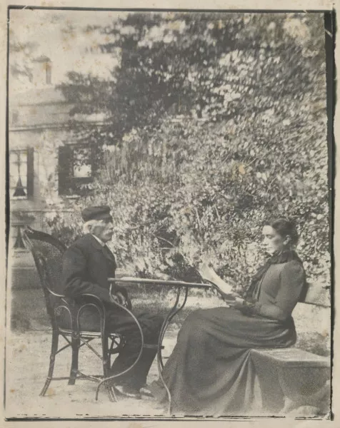 Afbeelding uit: circa 1900. J.J. Witsen en Cobi Arntzenius-Witsen, vermoedelijk in de tuin in Zeist. Collectie Rijksmuseum Amsterdam.
