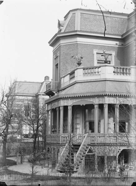 Afbeelding uit: 1891. De achterzijde van de villa's.
