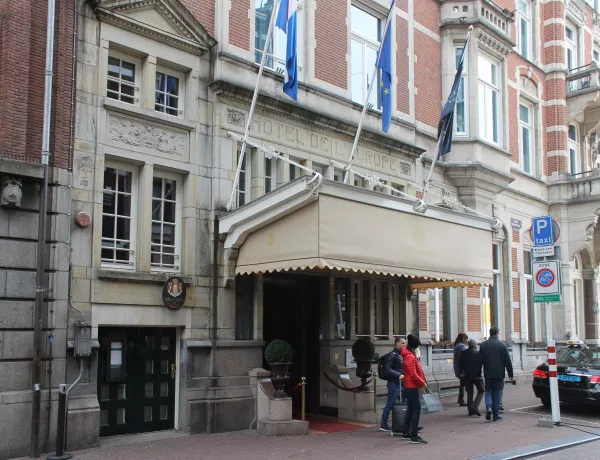 Afbeelding uit: november 2018. Oud nummer 4, de huidige hoofdingang van het hotel.