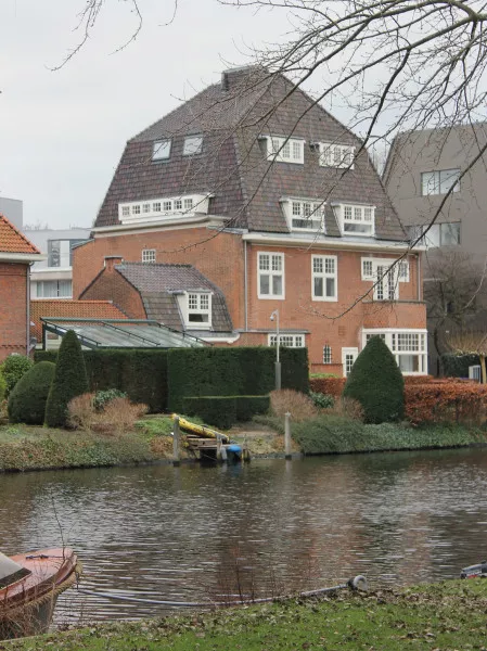 Afbeelding uit: januari 2019. Achterzijde, aan het Noorder Amstelkanaal.