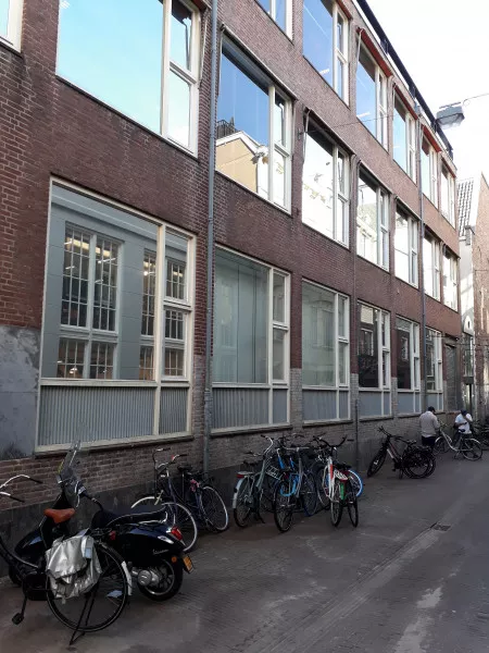 Afbeelding uit: september 2019. Achterzijde, aan de Handboogstraat.