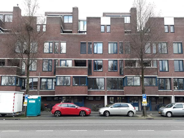 Afbeelding uit: maart 2020. Split-levelwoningen, Zeeburgerstraat.