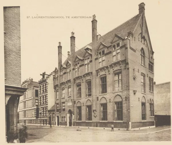 Afbeelding uit: 1895. De eerste fase. Gepubliceerd in De architect jaargang 6 nr. 1/2, 1895.