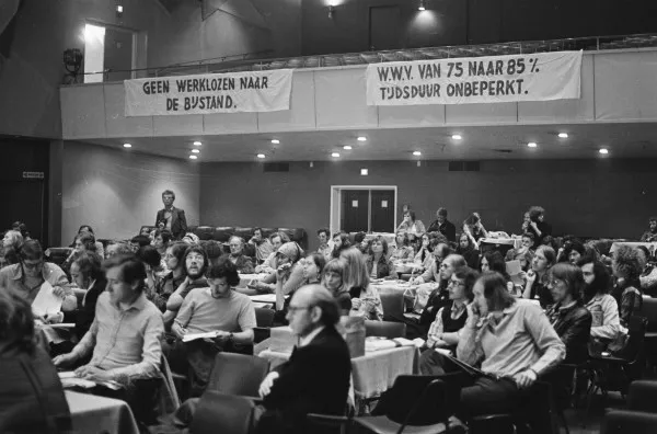 Afbeelding uit: mei 1975. Congres van het Amsterdams Werklozen Comité.