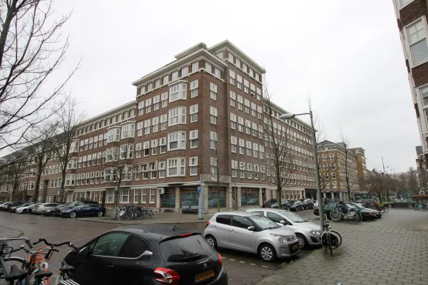Afbeelding uit: december 2020. Westelijke blok, hoek Milletstraat (links).