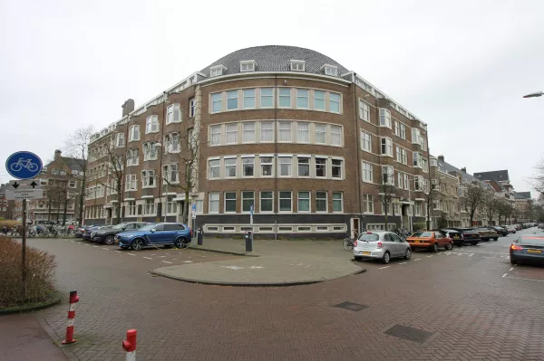 Afbeelding uit: december 2020. Hoek Rubensstraat (rechts).