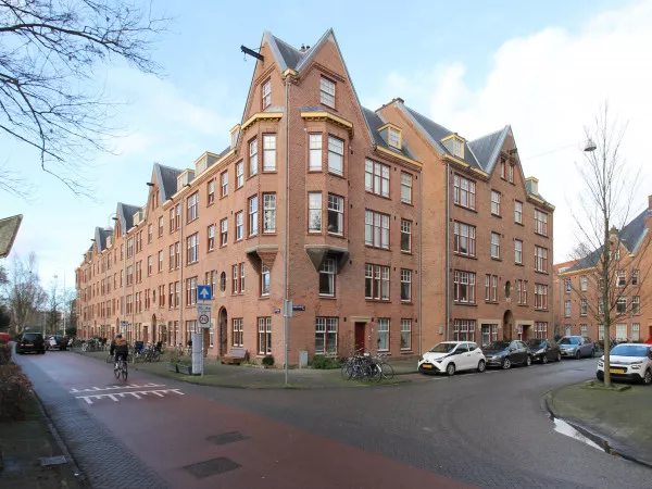 Afbeelding uit: januari 2021. Hoek Zaanstraat (links) - Hembrugstraat.