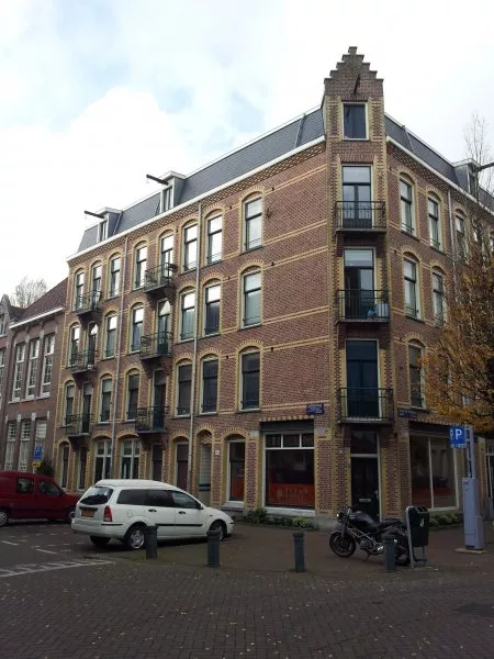 Afbeelding uit: november 2011. Cliffordstraat, met rechts de Groen van Prinstererstraat.