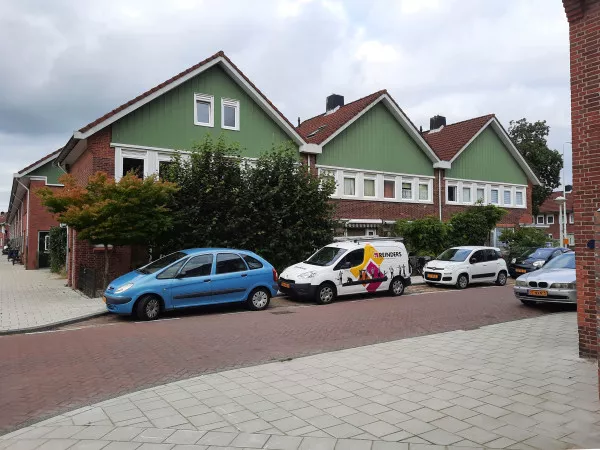 Afbeelding uit: augustus 2021. Hoek Texelplein (links).