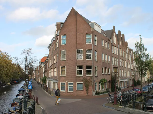 Afbeelding uit: oktober 2013. Woningbouw Lijnbaansgracht/Egelantiersgracht (1972)