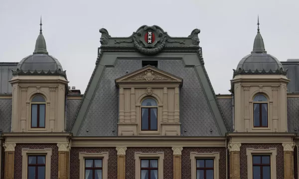 Afbeelding uit: december 2021. Bovenste deel van de middentravee, Amstelzijde.