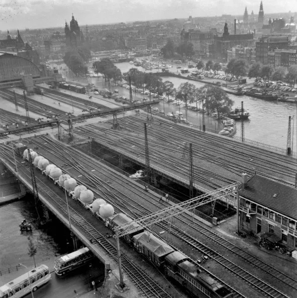 Afbeelding uit: september 1960. Gezien vanaf het Havengebouw. Collectie NS / Het Utrechts Archief, cat.nr 154801.