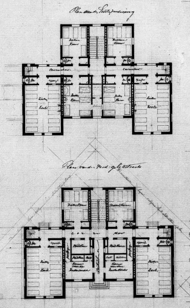 Afbeelding uit: 1855. Plattegronden van de eerste verdieping (boven) en de begane grond. De tweede verdieping had dezelfde indeling als de eerste. (Uitsnede van een van de bouwtekeningen.)
Bron afbeelding: SAA, bestand 010056916639.