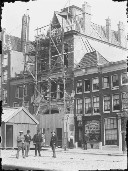 Afbeelding uit: 1891. Tijdens de bouw.