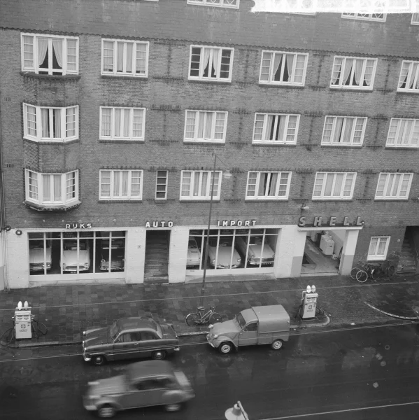 Afbeelding uit: februari 1964. Garage De Rijk in 1964.