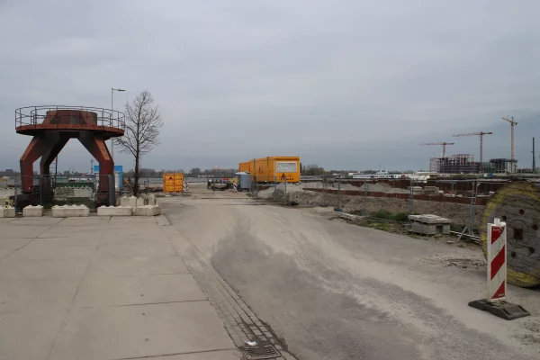 Afbeelding uit: april 2023. De punt van het eiland na de sloop van alle bebouwing.