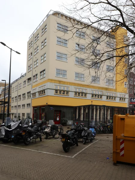 Afbeelding uit: maart 2023. Links is de Dijkstraat.