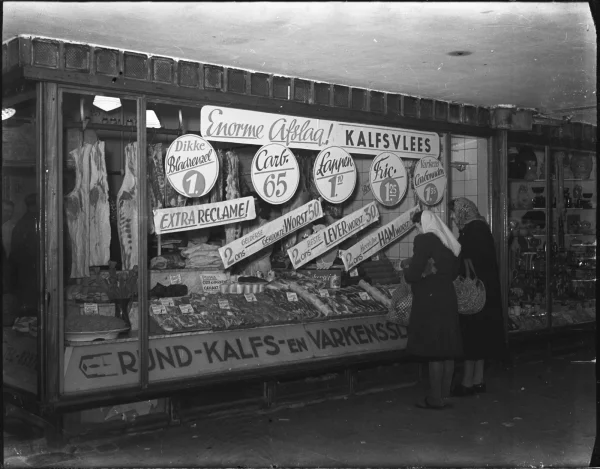 Afbeelding uit: maart 1950. Slagerij De Leeuw, Jan Evertsenstraat 73.