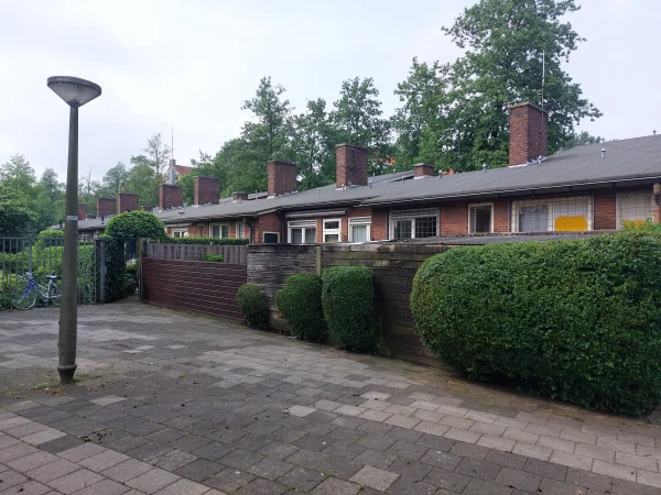 Afbeelding uit: mei 2024. Achterzijde van het meest oostelijke blok.