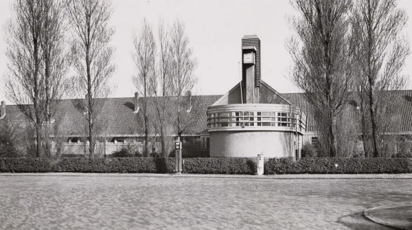 Afbeelding uit: april 1938. Bron afbeelding: SAA, bestand A01634000366.