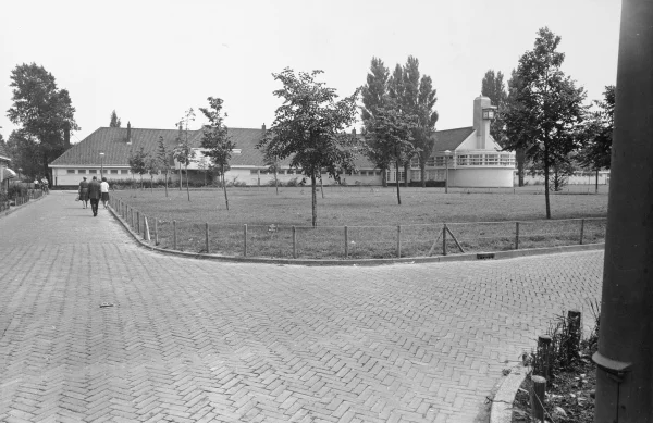 Afbeelding uit: juli 1963. Bron afbeelding: SAA, bestand 10009A000051.