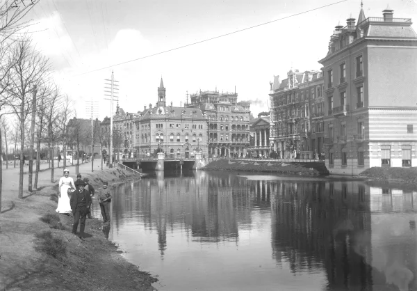 Afbeelding uit: circa 1888. Geheel rechts staat de villa.
Bron afbeelding: SAA, bestand B00000031368.