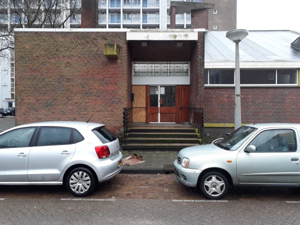 Afbeelding uit: februari 2020. Hoofdingang.